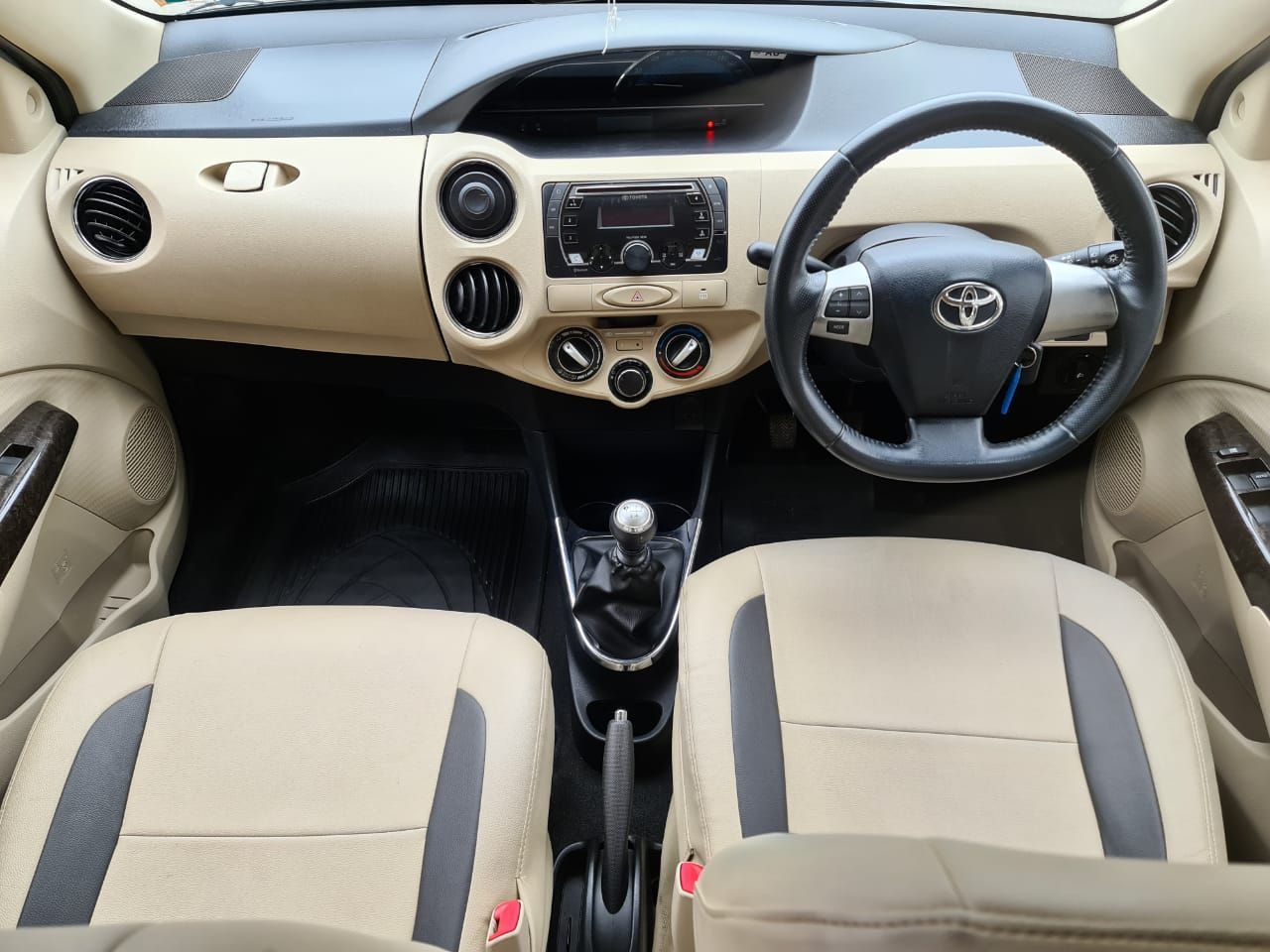 Toyota Etios 2015: fotos, preços e conteúdo das versões